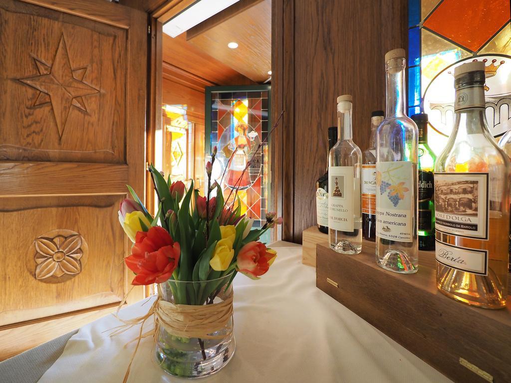 Ristorante Charme Hotel Tre Terre Ponte Brolla Екстер'єр фото
