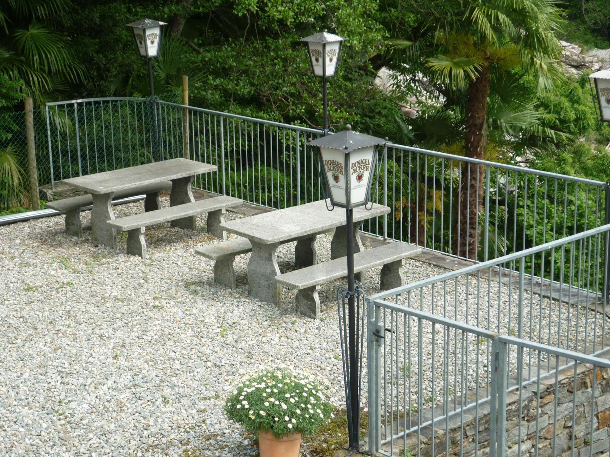Ristorante Charme Hotel Tre Terre Ponte Brolla Екстер'єр фото
